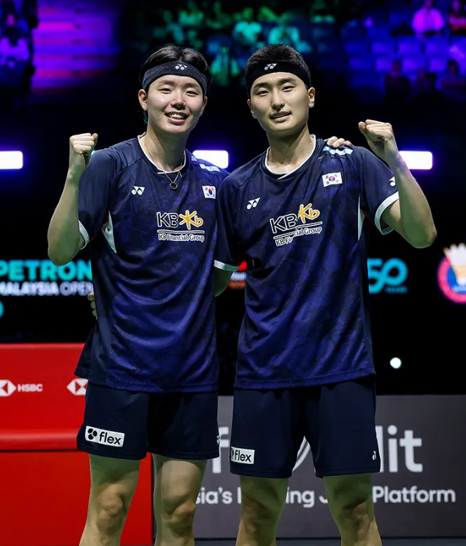 韩国队鏖战马来西亚队,石宇奇统治全场 韩国队鏖战马来西亚队,石宇奇统治全场