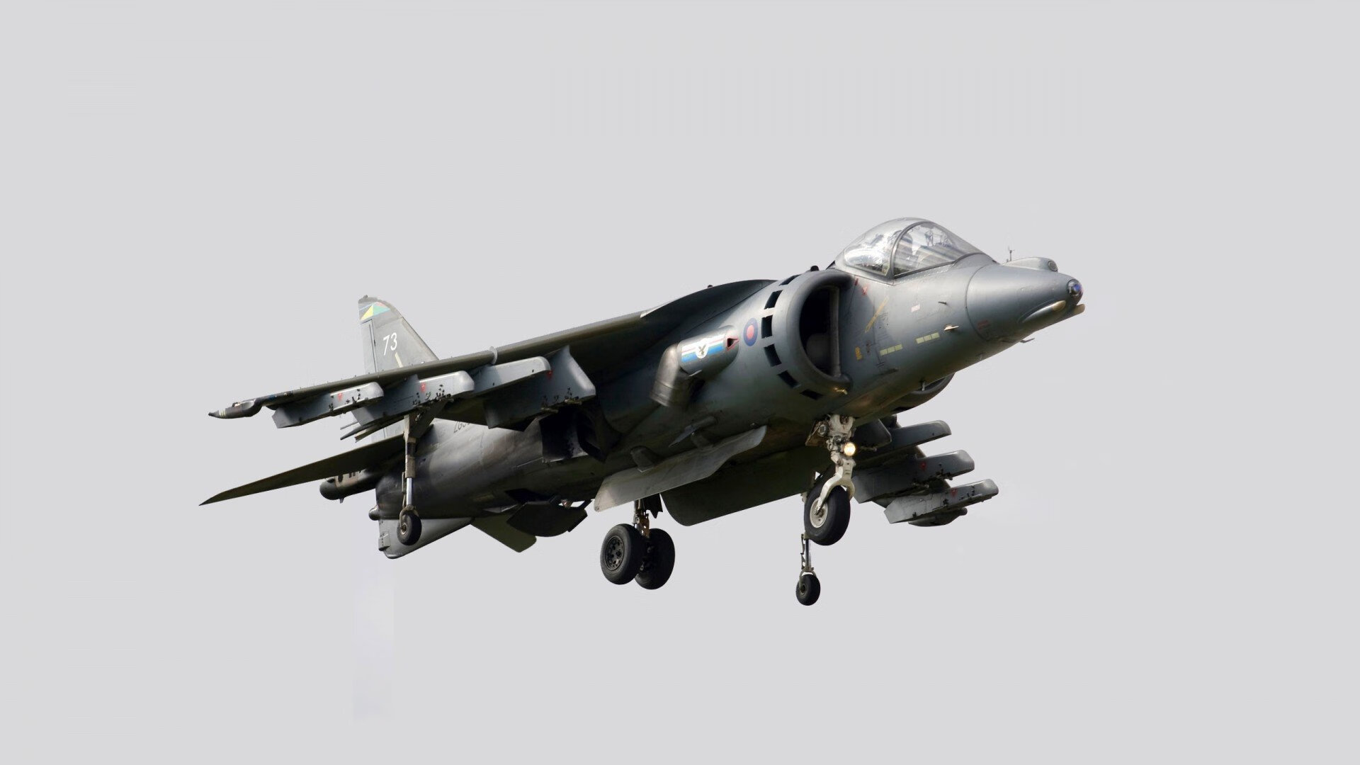 当莫兰特在伯纳乌的绿茵上，用一记后仰跳投杀死比赛