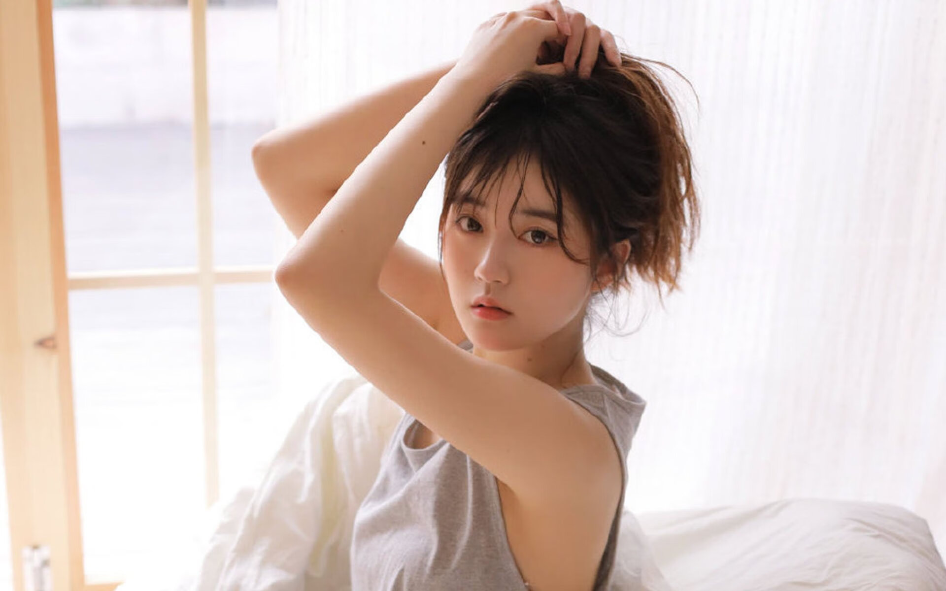 双重强压,厄瓜多尔式的身体政治与绿茵场上的征服叙事